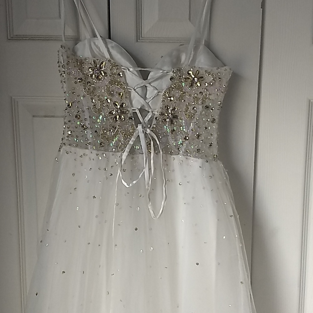 Prom gown - Picture 4 of 7